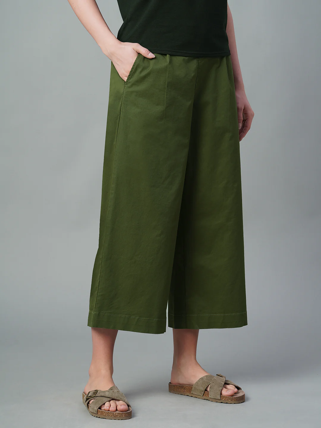 Women's Olive Cotton Lycra Regular Fit Culotte - Image 5