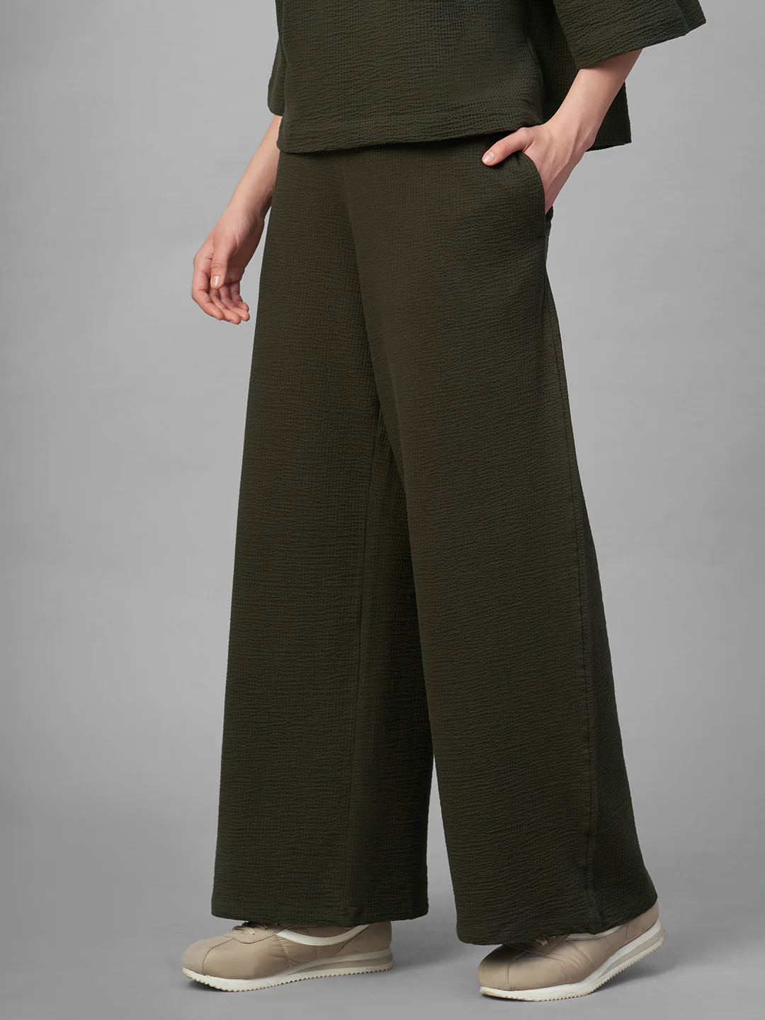 Women's Brown Cotton Elastane Loose Fit Knit Pant - Image 3