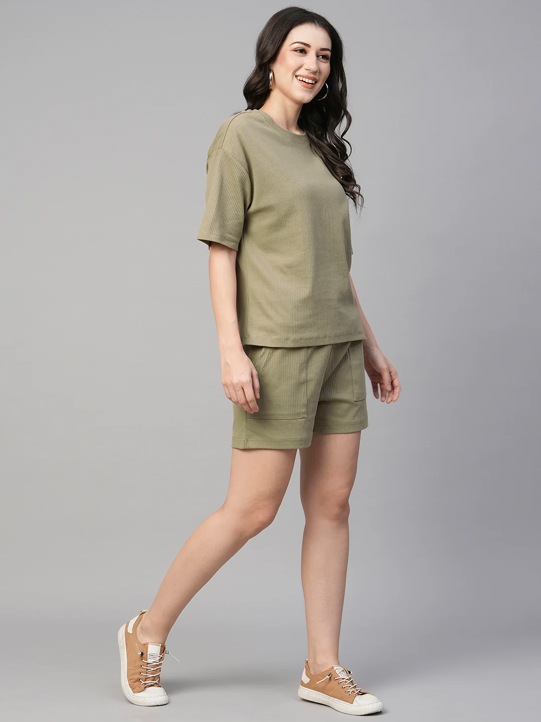 Women's Khaki Cotton Elastane Regular Fit Knit Shorts - Image 3