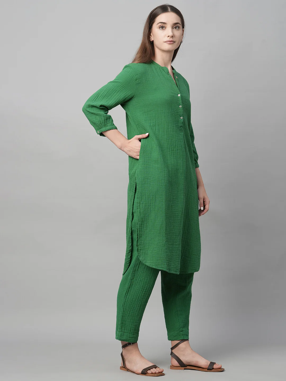 Women's Green Cotton Regular Fit Kurta - Image 4