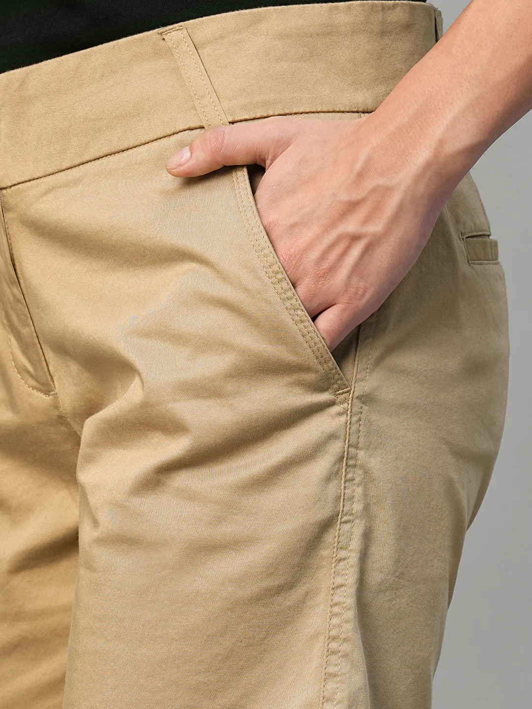 Women's Khaki Cotton Lycra Regular Fit Shorts - Image 6