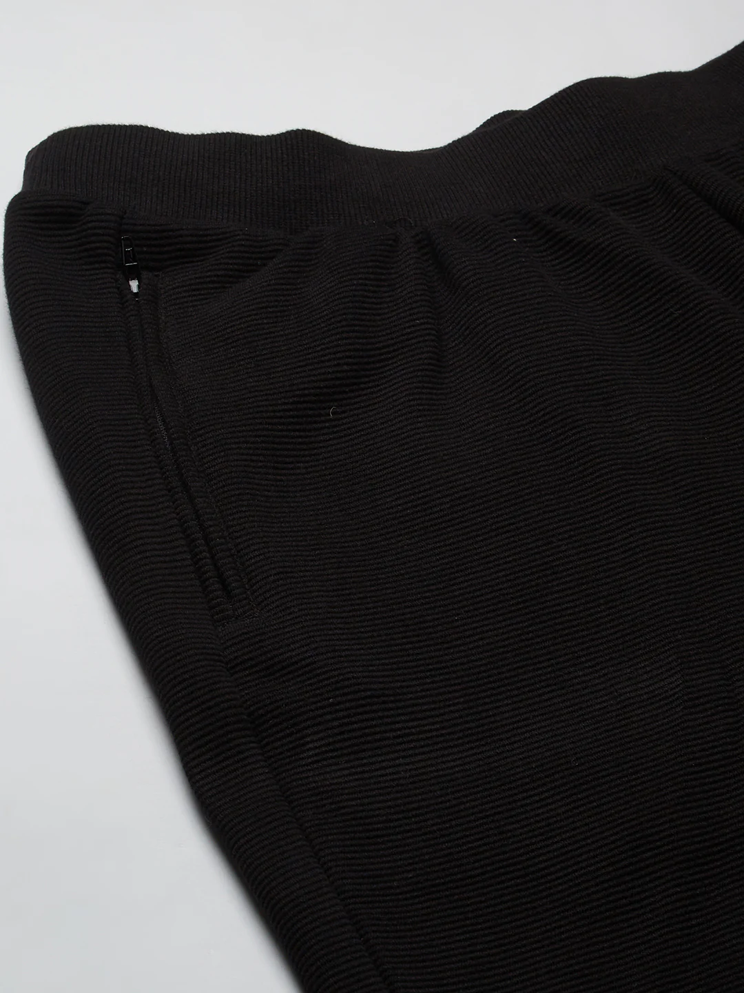 Men's Black 100% Cotton Regular Fit Knit Shorts - Image 7